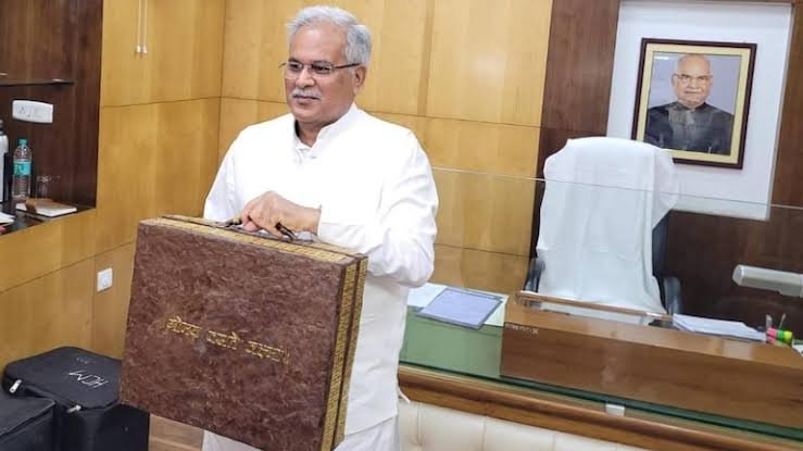 ଗୋବର ତିଆରି ଆଟାଚିରେ ମୁଖ୍ୟମନ୍ତ୍ରୀଙ୍କ ବଜେଟ 