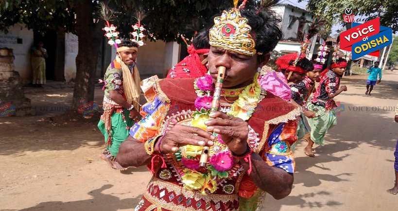 ଲୋକ କଳାକୁ ଲୋକଲୋଚନକୁ ଆଣିବା ପାଇଁ ନିଆରା ଢଙ୍ଗରେ ବଂଶୀବାଦନ