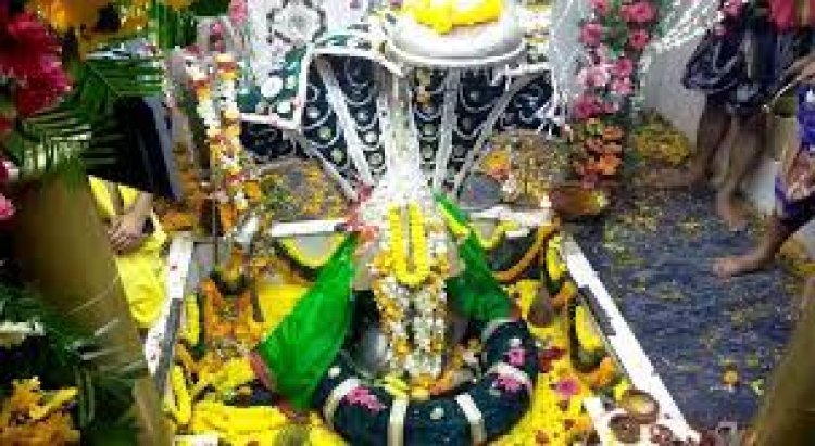 ମୁଖ୍ୟ କବାଟ ଭାଙ୍ଗି ଧବଳେଶ୍ୱରଙ୍କ ଦର୍ଶନ କଲେ ଶ୍ରଦ୍ଧାଳୁ